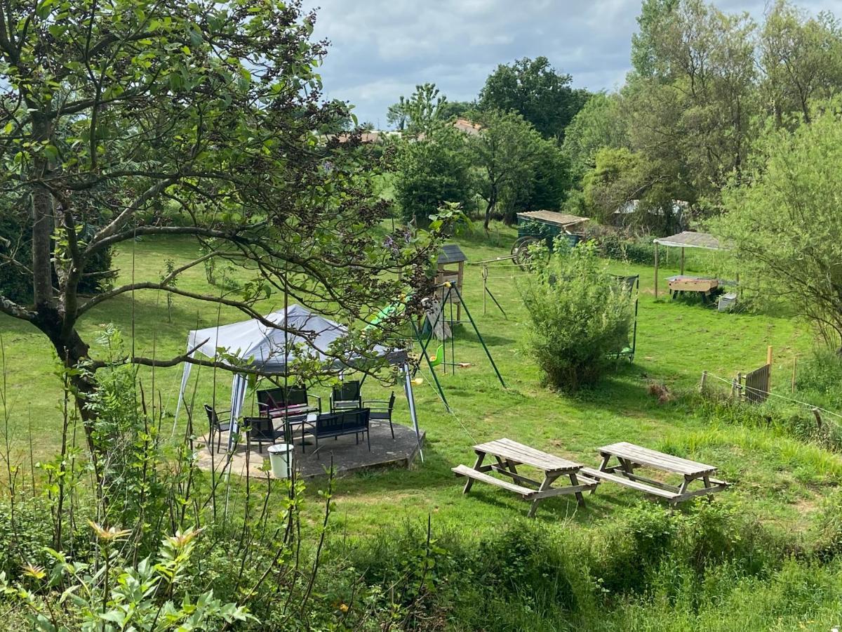 Hotel Le Petit Moulin Pouzauges Esterno foto