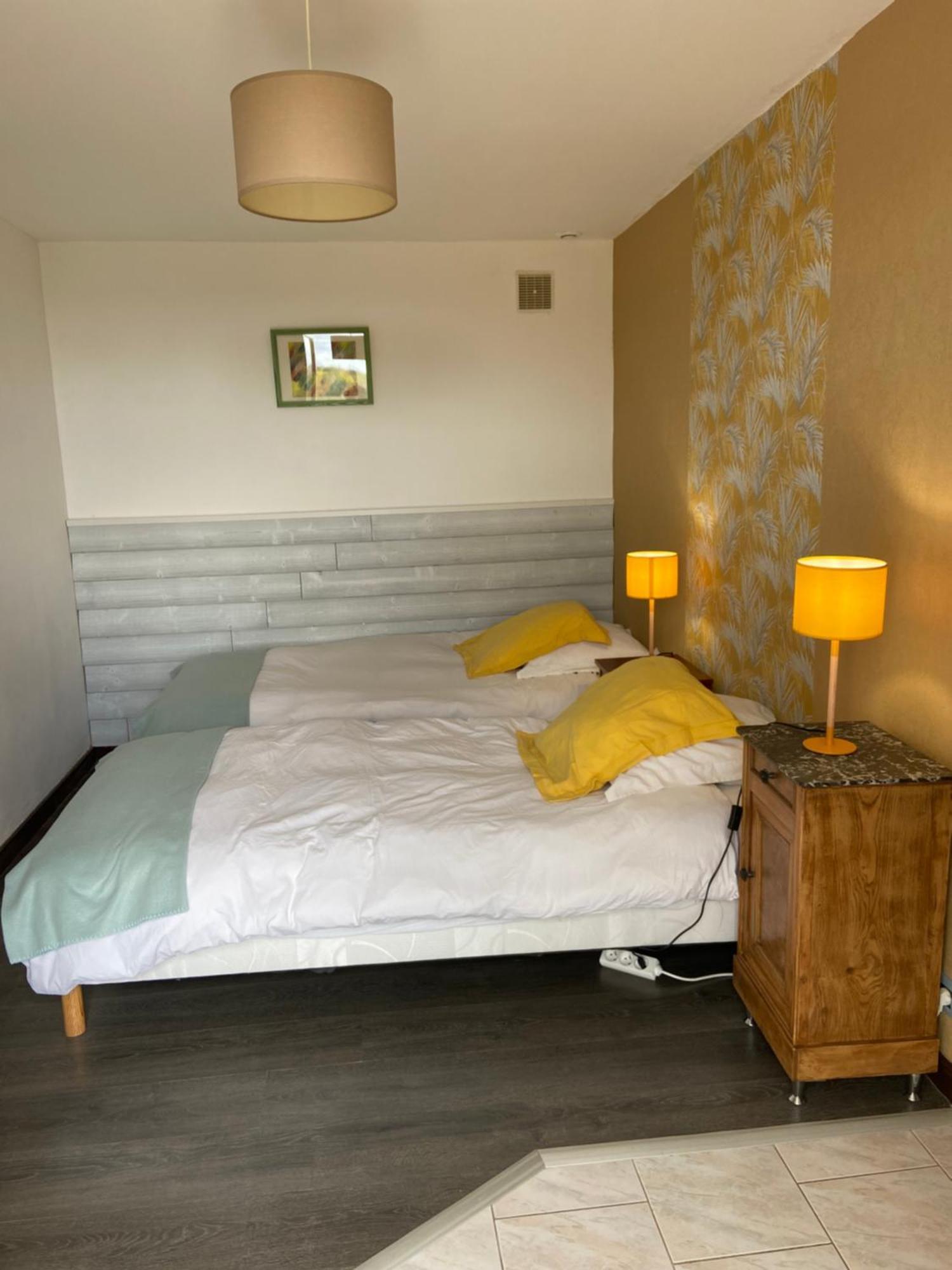 Hotel Le Petit Moulin Pouzauges Esterno foto