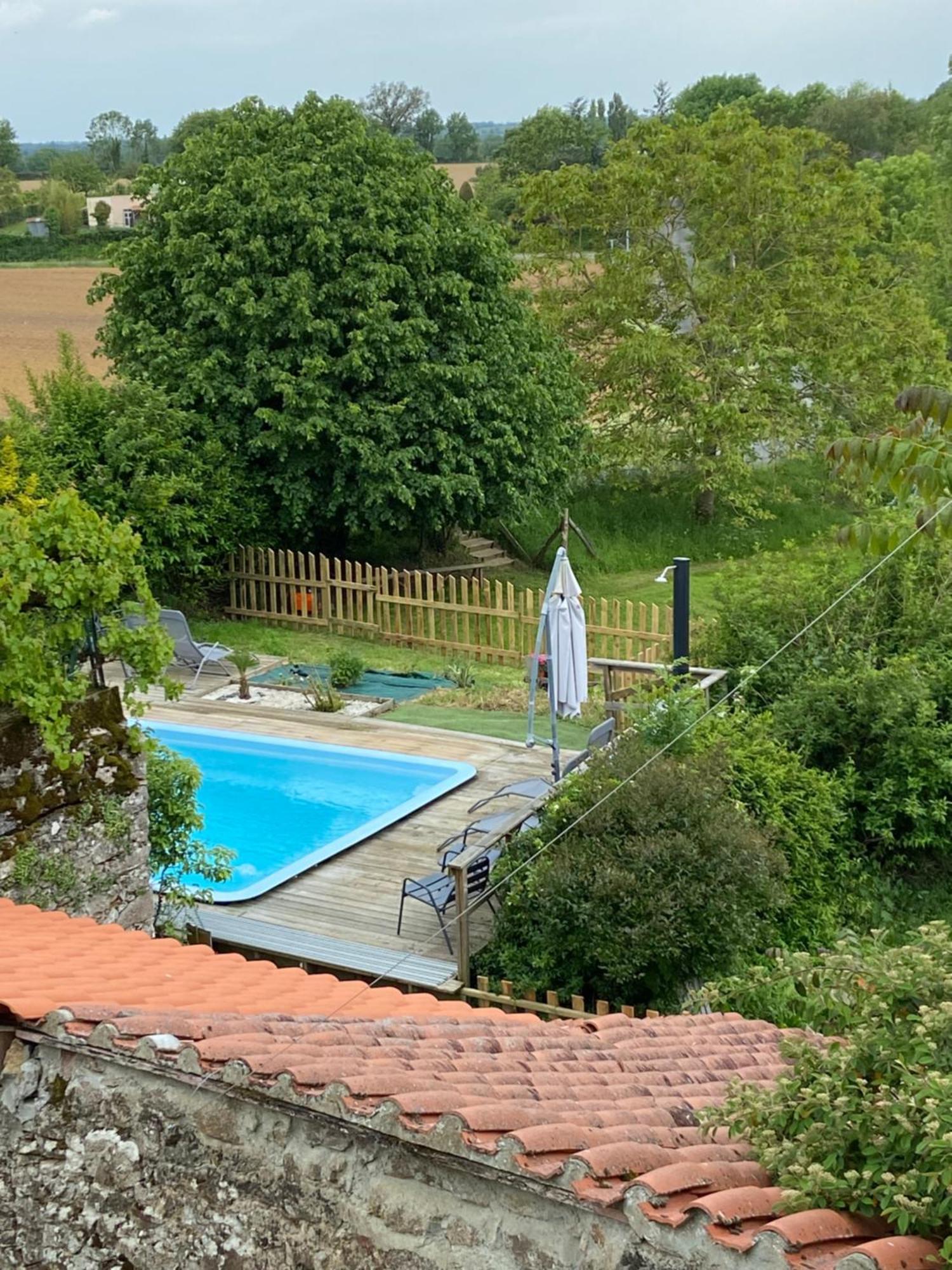 Hotel Le Petit Moulin Pouzauges Esterno foto